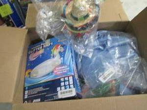 lot 272 image: Inflatable Pool Unicorn Glitter Raf...