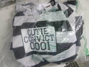 lot 322 image: Convict Costume Size 3T open pkg...