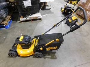 DEWALT 21.5 in. 20-Volt MAX Lithium-Ion Cordless Battery Walk Behind Push Mower