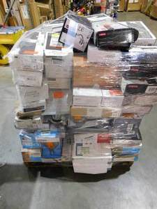 WHOLESALE PALLET LOT OF FAUCETS, DELTA, MOEN. HUGE $$$