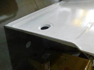 Ovation Curve 30 in. x 60 in. Single Threshold Left Hand Drain Shower Base in Arctic White