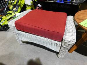 Park Meadows Off-White Wicker Outdoor Patio Ottoman with Cushion Guard Cushion