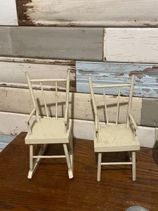 Tupperware Bowl, Minatare Chairs, Ball Canning Lids