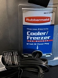 Rubbermaid Car Thermos Electric Cooler, Freezer and Warmer all in one New