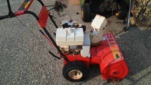 lot 231 image: Electric start snowblower
