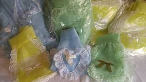 lot 164 image: Vintage Hostess Aprons (72)