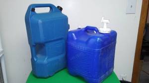lot 250 image: Water Containers (2)