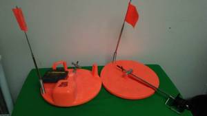 lot 260 image: Ice fishing polar thermos. (2).