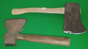 lot 271 image: Hatchets (2)