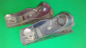 lot 301 image: Small Hand Planers (2)