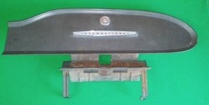 lot 314 image: Vintage I H International Harvester Glove Box door