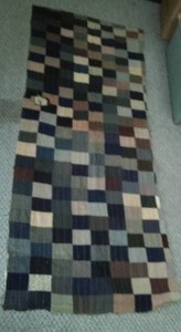lot 364 image: Antique Lap Quilt. 77 x 31