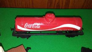lot 380 image: H.O. Rail Cars (5) Coca Cola and variety
