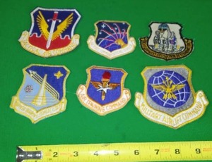 lot 390 image: Military Patches (6)
