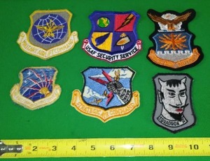 lot 392 image: Military Patches (6)