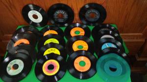 lot 414 image: 45s 7 record albums vinyl, dozens.