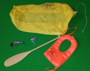 lot 812 image: GI Joe raft set. Excellent