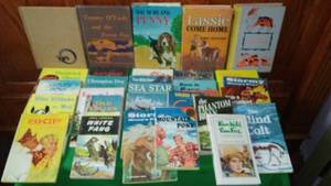 lot 822 image: Childrens books Black Beauty. White Fang, Old Yeller, Lassie & more.