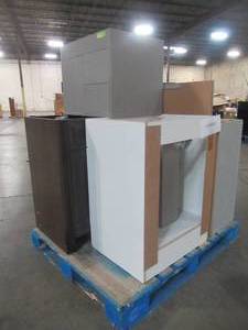 WHOLESALE MIXED PALLET OF MISCELLANEOUS BATH AND KITCHEN CABINETS