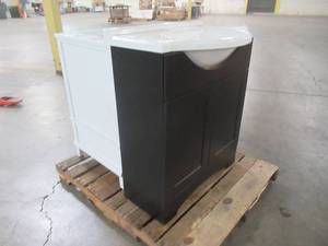 WHOLESALE MIXED PALLET OF MISCELLANEOUS VANITY CABINETS