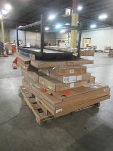 WHOLESALE MIXED PALLET OF MISCELLANEOUS CABINET PANELS AND BUILDING MATERIALS