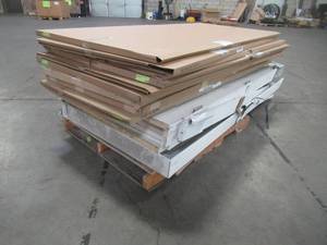 WHOLESALE MIXED PALLET OF SCREEN DOOR INSERTS AND DOORS