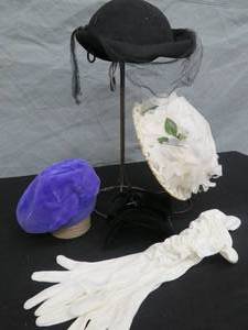 lot 7 image: VINTAGE HATS AND GLOVES