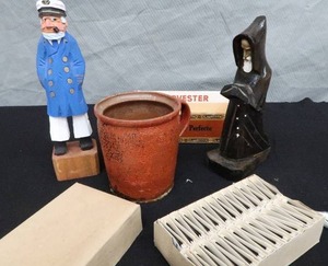lot 23 image: MISC LOT OF VINTAGE ODDS AND ENDS