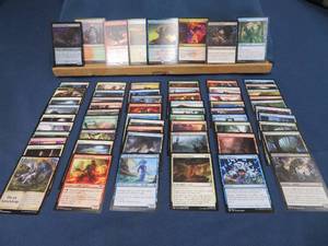 lot 33 image: COLLECTABLE MAGIC THE GATHERING CARDS