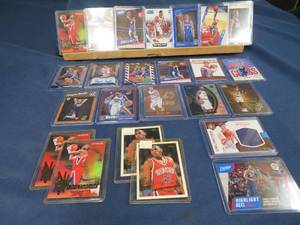 lot 40 image: COLLECTABLE BASKETBALL CARDS