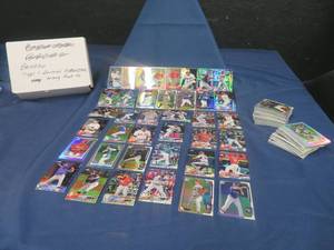 lot 46 image: HUGE LOT OF COLLECTABLE BASEBALL CARDS- TOPPS AND REFRACTOR - MANY ROOKIES