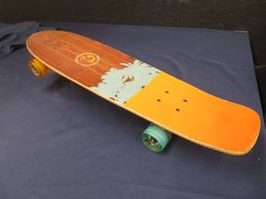 lot 58 image: KRYPTONICS 30 COMPLETE CRUISER SKATEBOARD WITH KRYPTONIC WHEELS