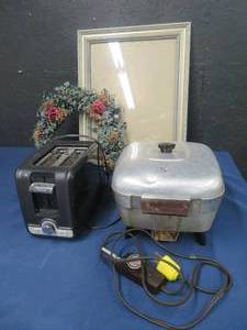 lot 73 image: MSIC LOT - KITCHEN AND DECOR