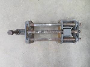 lot 75 image: BROADHEAD GARRETT BG 500-V WOODWORKING VISE