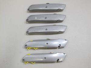 lot 823 image: Lot of 5 Stanley Straight Cut Utility Knives