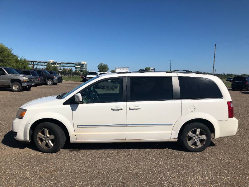 lot 12 image: 2008 Dodge Grand Caravan SXT -  1 OWNER