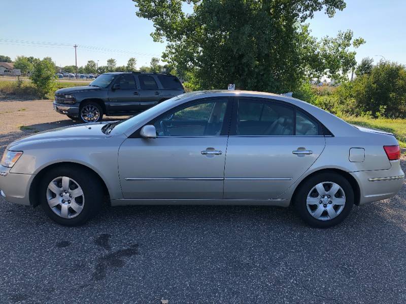 lot 7 image: 2009 Hyundai Sonata Limited - FULLY LOADED
