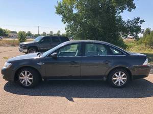 lot 10 image: 2008 Ford Taurus SEL