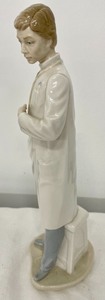lot 131 image: Nao Porcelain Figurine of a Doctor