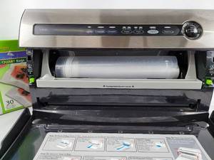 lot 45 image: Breville Tea Maker & Food Saver Combo