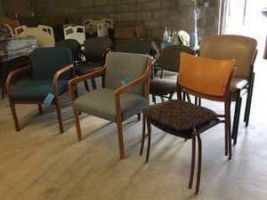 lot 40 image: Lot Of Guest Side Chairs...