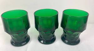 lot 33 image: Collection of Green Vintage Dishware- Fuji Stone & Green Glass