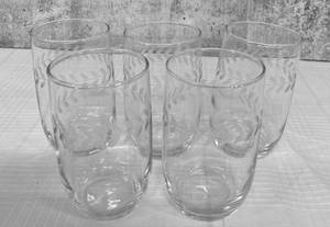 lot 211 image: Collection of Vintage Glasses