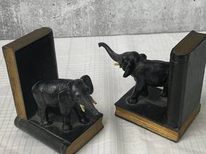 lot 213 image: Vintage Bookends- Ronson Cast Iron Elephants & Ceramic Deers
