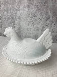 lot 221 image: Five Vintage Milk Glass Rooster Covered Dishes