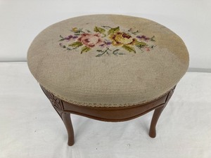 lot 87 image: Round Antique Stool