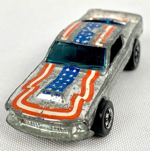 lot 239 image: Four Vintage 1974 Hot Wheels Cars