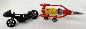 lot 250 image: 17 Vintage Toy Cars, 1 Toy Motorcycle and a Snapwire Case