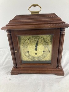 lot 96 image: Antique Mantle Clock