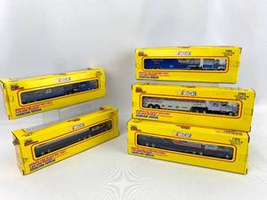 lot 331 image: 5 Collectible Die-Cast Nascar Cab and Trailers - 1994 Collector Edition - Orignial Boxes